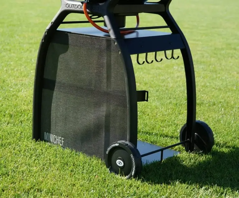 1821243 minichef station detail web bs 01.jpg  1040x860 q85 crop upscale 768x635 1