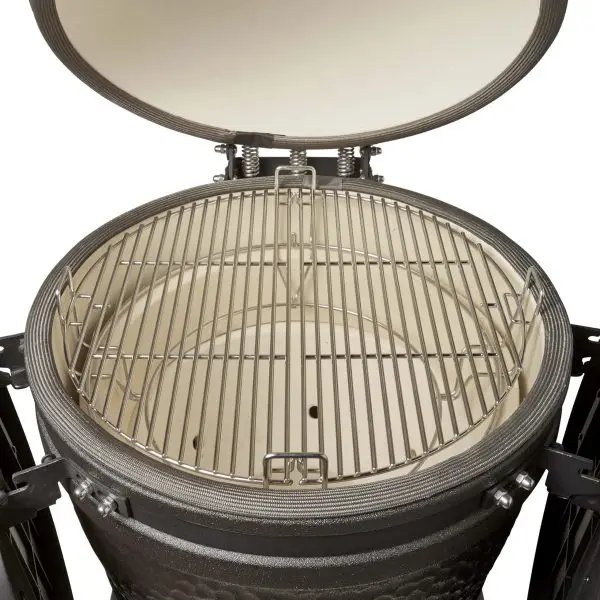 Detail black kamado without deflector scaled 1